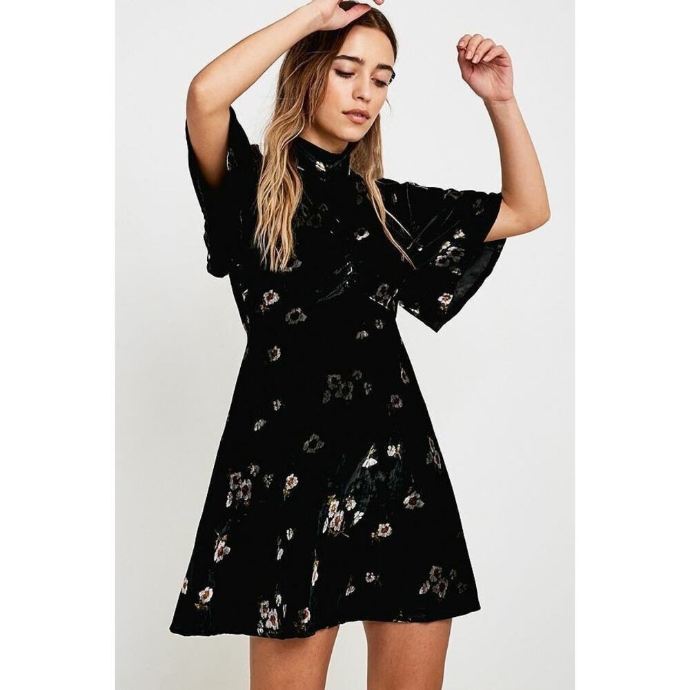 FREE PEOPLE Be My Baby Luxe Velvet Floral Mock Neck Vintage Mini Dress Size 2/XS - Picture 4 of 13